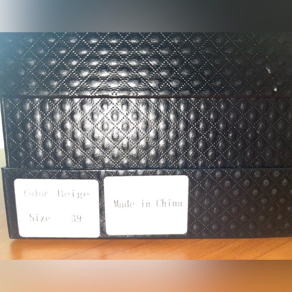 SHANE JUSTIN - Picture 2 of 5